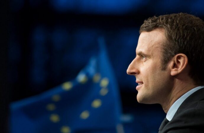 Macron propone Merkel presidente della Commissione Ue? “l’Europa ha bisogno di una personalità forte, competente”