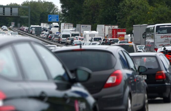 Stop a motori inquinanti entro 2035, ok da Consiglio Ue