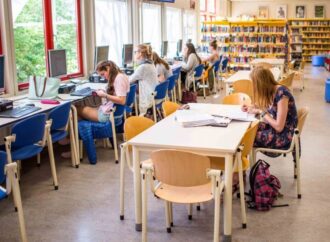 Gb, scuola: “6 mascherine al giorno per ogni alunno”