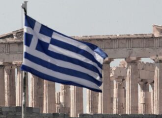 Atene, proteste in massa nel 14° anniversario dell’uccisione di un adolescente