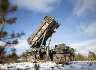 Russia sposta truppe verso il confine della Finlandia
