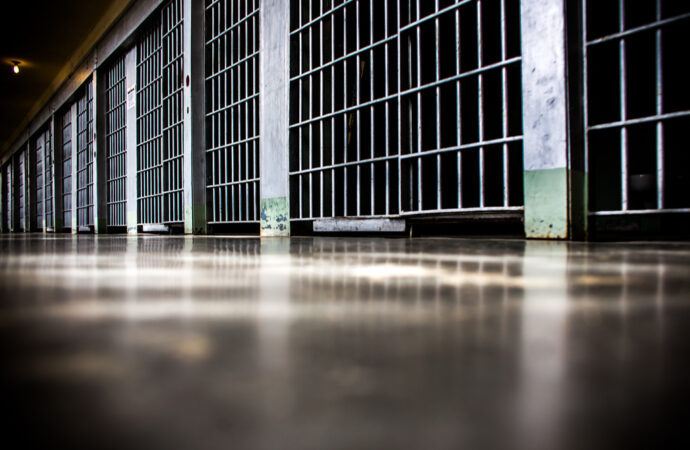 Carceri, detenuto picchiato ad Avellino: arrestati 3 agenti Penitenziaria