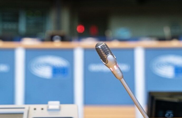 Parlamento europeo: esistono regole per arginare la corruzione?