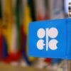 Opec+ ridurrà la produzione petrolifera per tutto il 2023