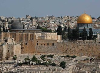 Gerusalemme, scontri alla Moschea Al-Aqsa: più di 150 feriti