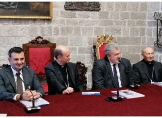 Puglia. Emiliano, “grande responsabilità e gioia immensa avere Papa Francesco e Mattarella a Bari”