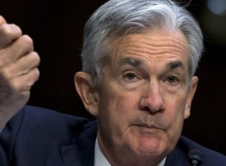 Fed lascia i tassi invariati: “Pronti ad alzarli se necessario”