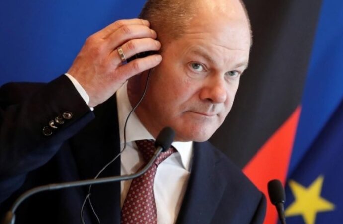 Germania: Scholz, vuole frenare la corsa al ribasso dei biglietti aerei