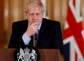 Covid-19. Johnson resta autoisolato. 621 decessi in 1 giorno