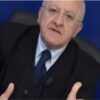Campania, De Luca chiude asili, elementari e medie