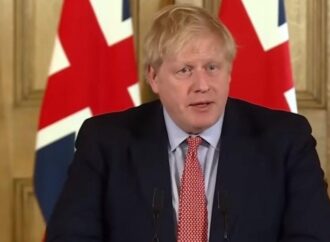 Regno Unito, Johnson fa leva sui valori cristiani per il Booster