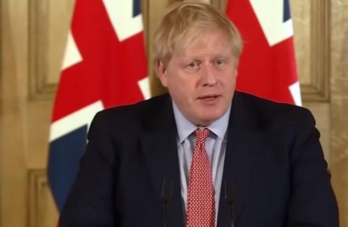 Regno Unito, Johnson fa leva sui valori cristiani per il Booster