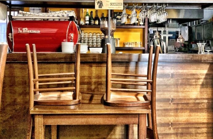 Gb, pub e ristoranti riducono orario e chiudono prima per il caro bollette