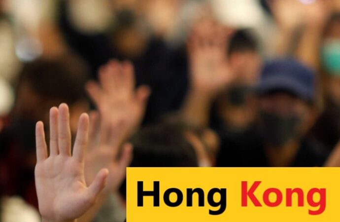 Hong Kong divisa sulle proteste cinesi per la repressione Covid-19