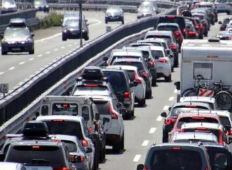 Esodo estivo 2023, weekend da bollino rosso: previsioni traffico e consigli