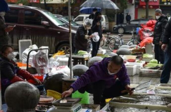 “A Wuhan hanno nascosto gravità Covid”, l’accusa dello scienziato
