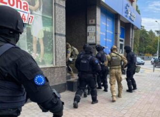 Kosovo: raid della polizia EULEX. Arrestato leader dei veterani di guerra