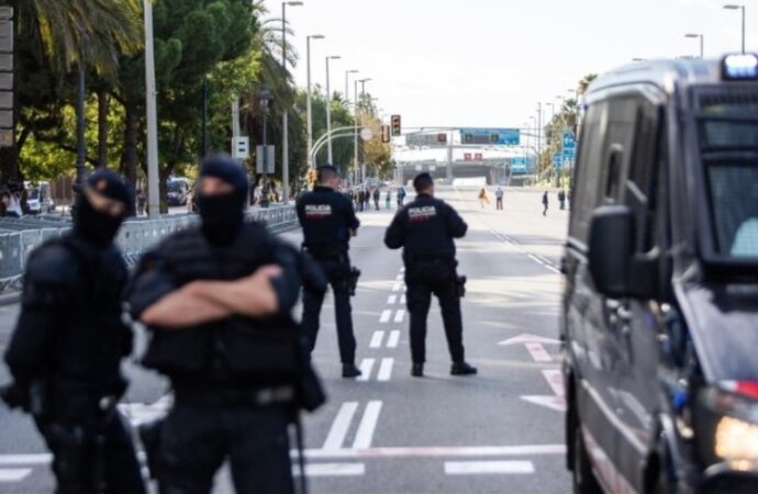 Spagna, allarme buste-bomba: nel mirino anche Sanchez