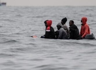 Migranti, salvate 28 persone tra cui un bambino di 9 mesi