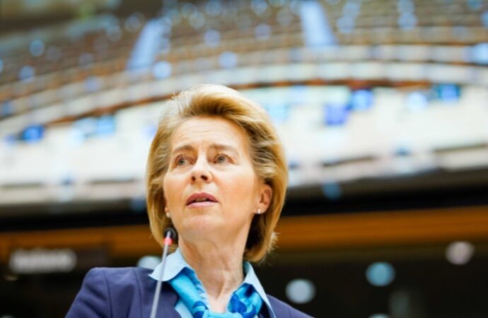 Migranti, von der Leyen: “Incrementare numero ingressi legali”