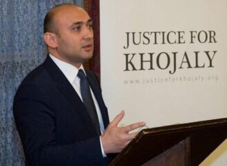 A 29 anni dall’eccidio di Khojaly, l’Ambasciatore Ahmadzada chiede giustizia e parla di geopolitica, dialogo e sviluppo ad ampio raggio