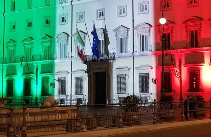 Italia, bozza decreto: Green pass ridotto e obbligo mascherine
