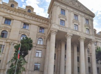 Baku, ministero Esteri: le “opinioni distorte” di Macron” minano il processo di pace