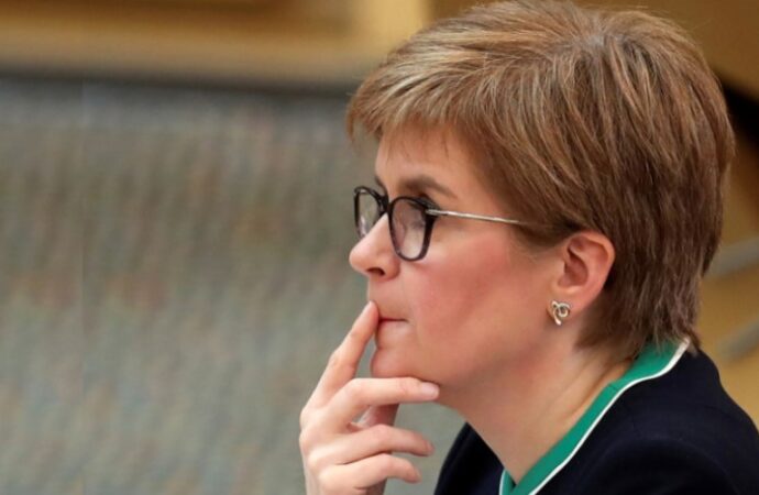 Scozia, si dimette il primo ministro Sturgeon