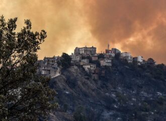 Algeria, incendi mortali lungo la costa, arrivano fino alla Tunisia