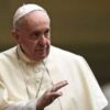 Papa Francesco: “Preghiamo per Benedetto XVI, è molto malato”