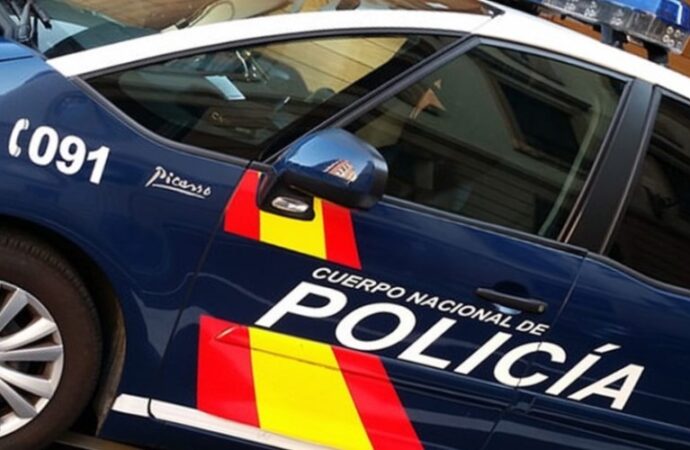 Barcellona, imbrattato portone Consolato italiano, scritte per Cospito
