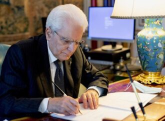 Italia, Mattarella: “Calo natalità preoccupa, famiglia va tutelata”