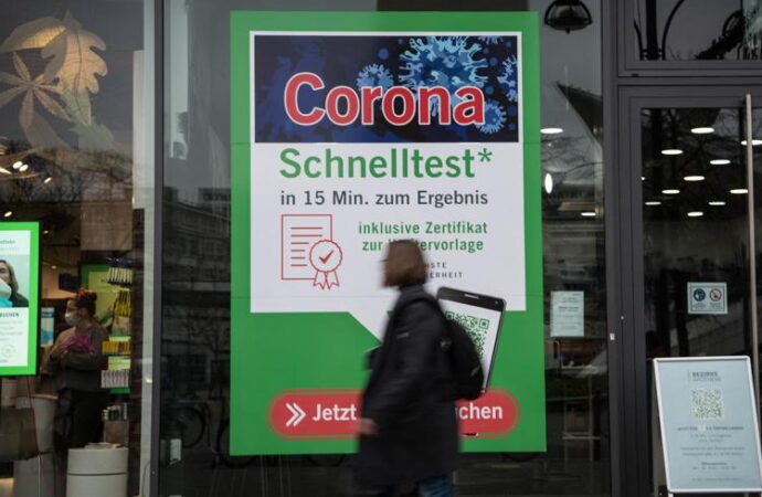 Covid Germania, verso mascherina obbligatoria da ottobre