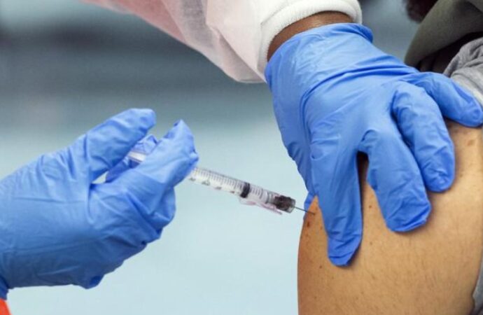 Usa: vaccino, “booster Pfizer e Moderna efficaci”