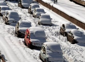 Grecia: tempesta paralizza migliaia di automobilisti e impazzerà fino a domani