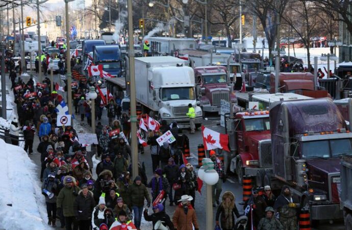 Canada, Ottawa: camionisti protestano contro l’obbligo vaccinale