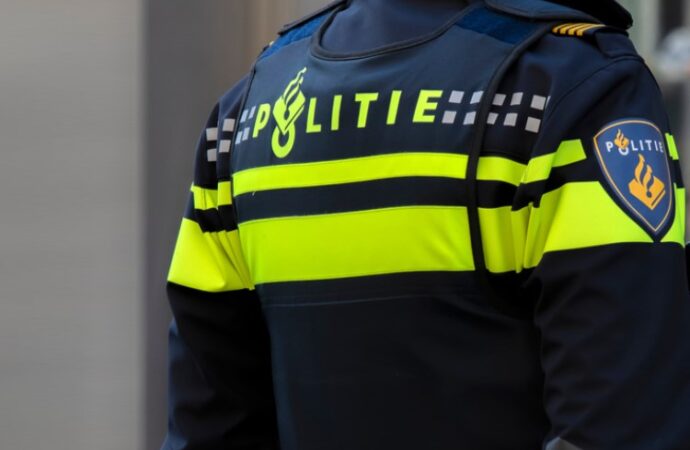 Olanda, Apple Store: la polizia neutralizza l’uomo armato