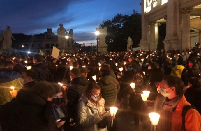 Roma scende in piazza, “Putin via dall’Ucraina”