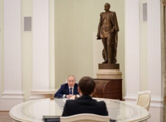 Ucraina, Macron incontra Putin obiettivo: “creare le basi per ulteriori passi”