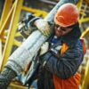 Mentre Opec+ taglia la produzione, si punta al tetto al petrolio russo