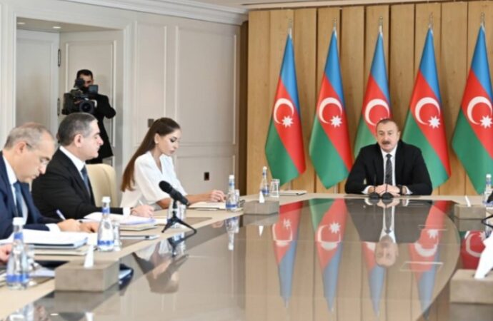 Aliyev: “L’Azerbaigian si sta sviluppando con successo in ogni area”