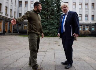 Johnson visita a sorpresa a Kiev incontra Zelensky