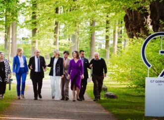 G7, dichiarazione finale: No a frontiere imposte dalla Russia