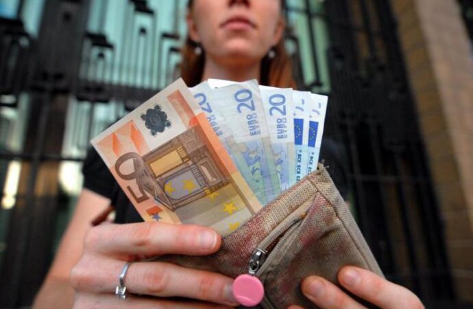 Bonus 200 euro disoccupati e pensionati, in arrivo a luglio