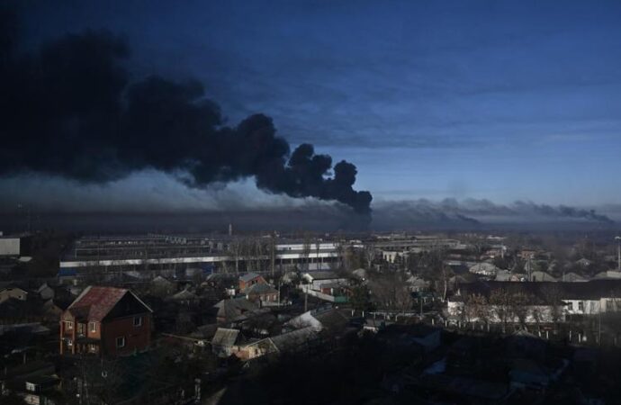 Ucraina, forti esplosioni a Kherson. Odessa: in fiamme altra nave russa