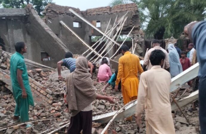 Pakistan, inondazioni: più di 1.033 morti