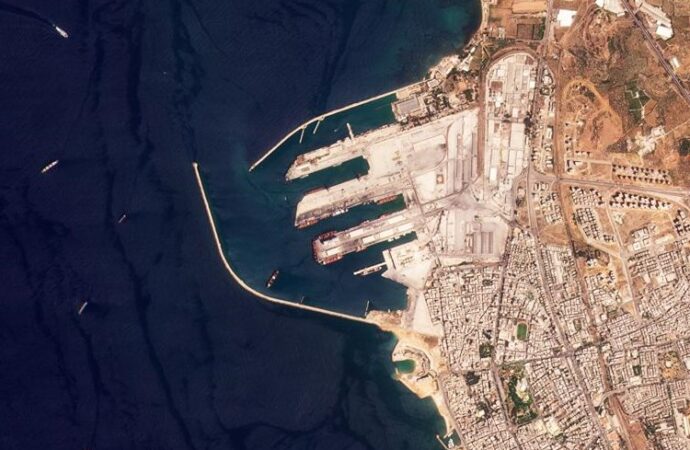 In Siria la nave russa Konstantin, secondo Kiev carica di grano rubato