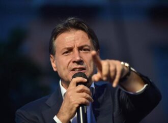 Manovra 2023, Conte: “Non possiamo permettere un massacro sociale”