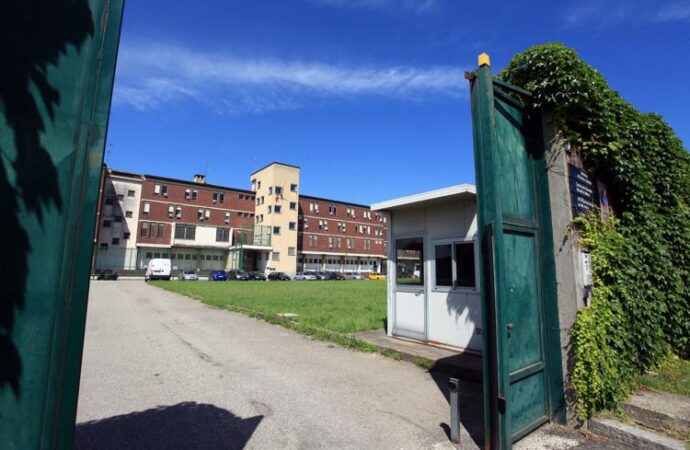 Milano, evasi 7 detenuti da carcere minorile Beccaria