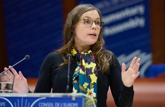 La Premier islandese chiede giustizia per le vittime della guerra in Ucraina